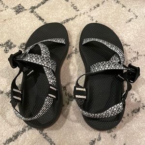 Black and White Chaco Z Cloud